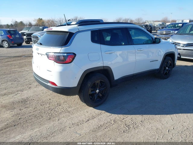Продажа на аукционе авто 2022 Jeep Compass Latitude 4x4, vin: 3C4NJDBB8NT219582, номер лота: 44471909