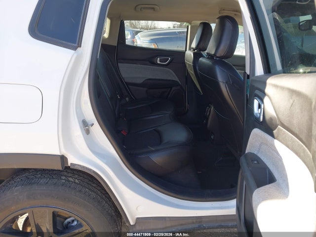 Продажа на аукционе авто 2022 Jeep Compass Latitude 4x4, vin: 3C4NJDBB8NT219582, номер лота: 44471909