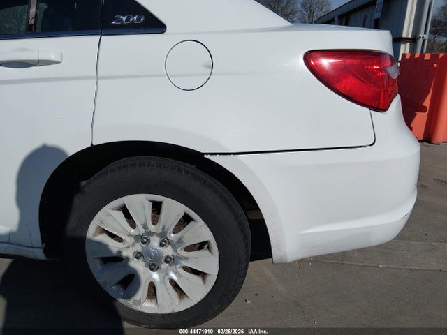 Aukcja sprzedaży 2012 Chrysler 200 Lx, vin: 1C3CCBAB4CN240812, numer aukcji: 44471910