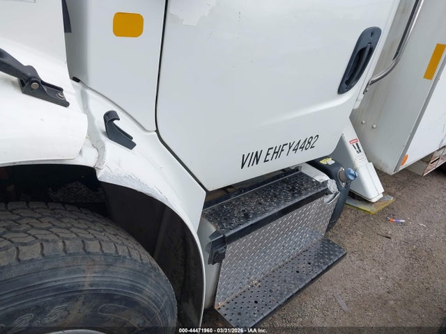44471960 :رقم المزاد ، 1FVACXDT1EHFY4482 vin ، 2014 Freightliner M2 106 Medium Duty مزاد بيع