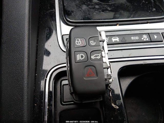 2018 JAGUAR F-PACE SADCJ2FX9JA321948 Photo 10