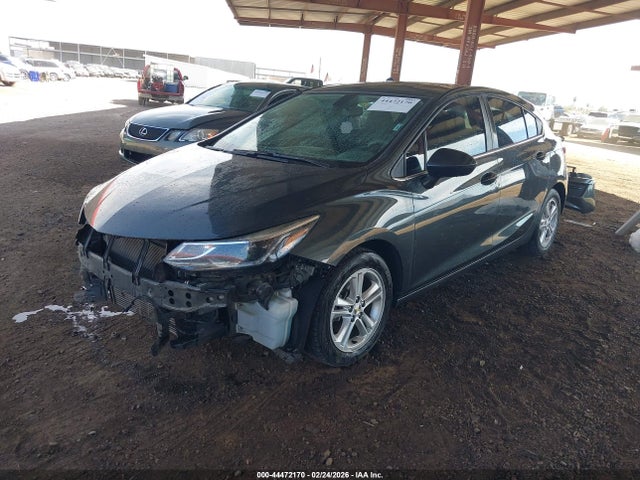 Chevrolet Cruze Lt Auto 2018 3G1BE6SMXJS593592 Image 2