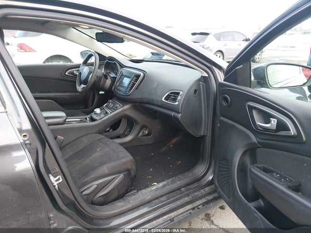 2015 Chrysler 200 Limited მანქანა იყიდება აუქციონზე, vin: 1C3CCCAB6FN686597, აუქციონის ნომერი: 44472218