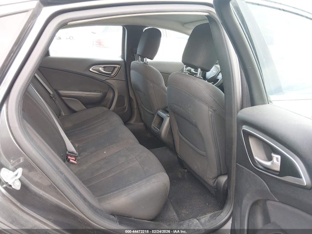 2015 Chrysler 200 Limited მანქანა იყიდება აუქციონზე, vin: 1C3CCCAB6FN686597, აუქციონის ნომერი: 44472218