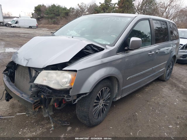 44472267 :رقم المزاد ، 2C4RC1HG7DR807892 vin ، 2013 Chrysler Town & Country S مزاد بيع