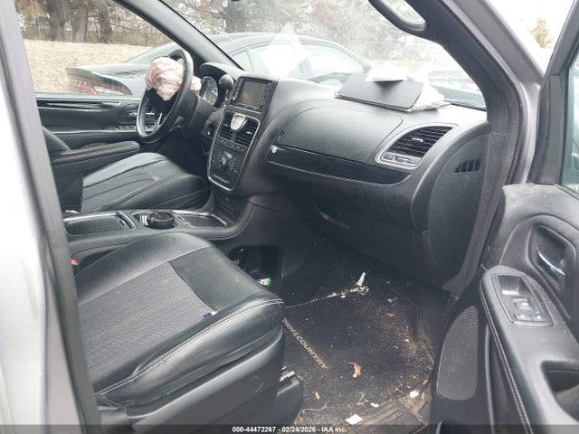 44472267 :رقم المزاد ، 2C4RC1HG7DR807892 vin ، 2013 Chrysler Town & Country S مزاد بيع