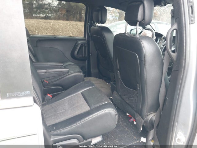 44472267 :رقم المزاد ، 2C4RC1HG7DR807892 vin ، 2013 Chrysler Town & Country S مزاد بيع