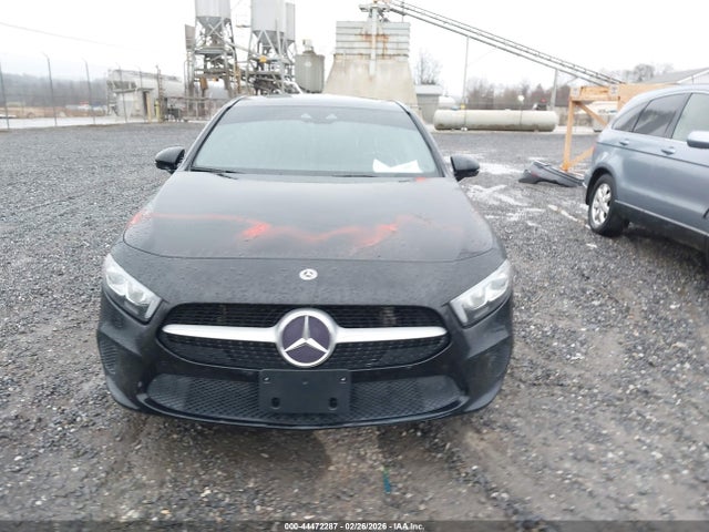 WDD3G4FB3KW018457 Mercedes-Benz A 220 4matic