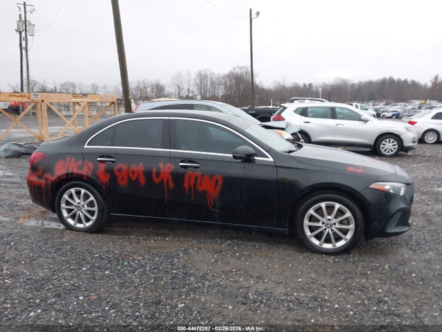 WDD3G4FB3KW018457 Mercedes-Benz A 220 4matic
