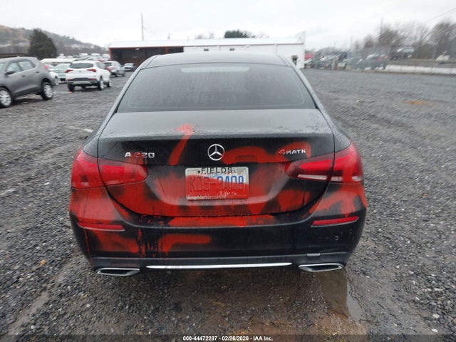WDD3G4FB3KW018457 Mercedes-Benz A 220 4matic