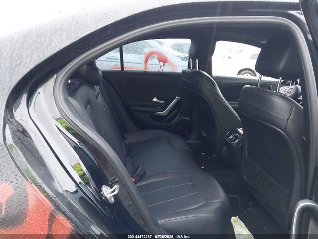 WDD3G4FB3KW018457 Mercedes-Benz A 220 4matic