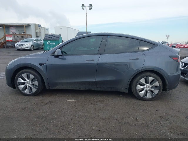 Продаж на аукціоні авто 2023 Tesla Model Y Awd/long Range Dual Motor All-wheel Drive, vin: 7SAYGAEE2PF843155, номер лоту: 44472325