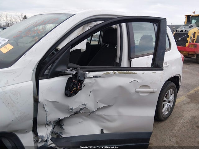 2014 Volkswagen Tiguan S მანქანა იყიდება აუქციონზე, vin: WVGAV3AX5EW543007, აუქციონის ნომერი: 44472330