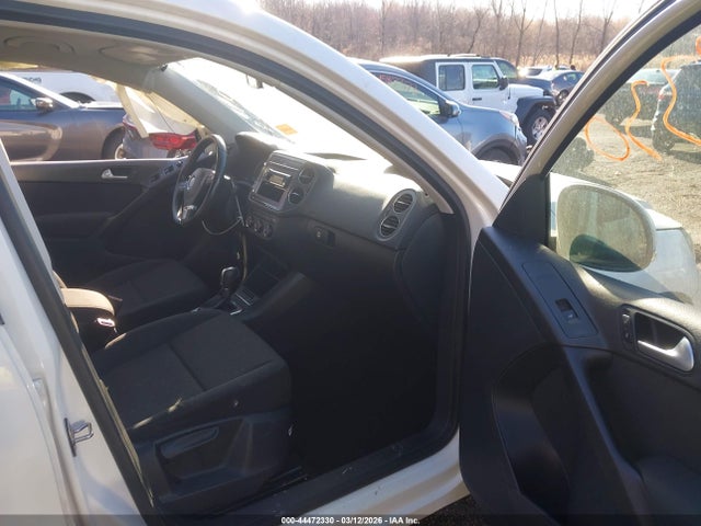 2014 Volkswagen Tiguan S მანქანა იყიდება აუქციონზე, vin: WVGAV3AX5EW543007, აუქციონის ნომერი: 44472330
