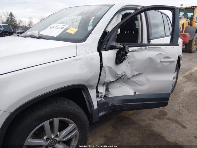 2014 Volkswagen Tiguan S მანქანა იყიდება აუქციონზე, vin: WVGAV3AX5EW543007, აუქციონის ნომერი: 44472330