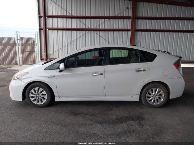 Toyota PRIUS PLUG-IN 2014 JTDKN3DP4E3062073 Image 15