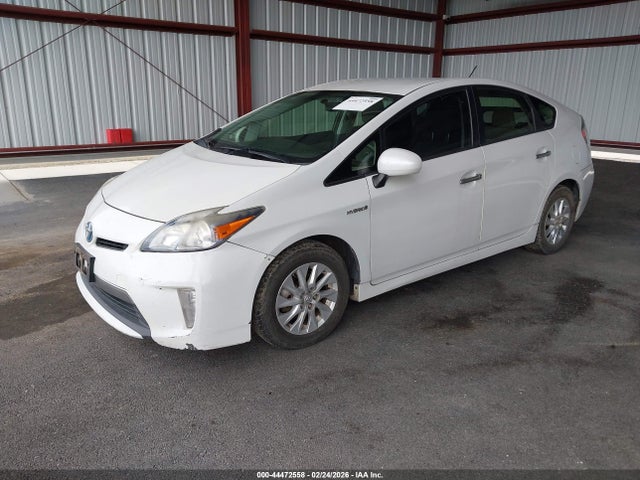 Toyota PRIUS PLUG-IN 2014 JTDKN3DP4E3062073 Image 2