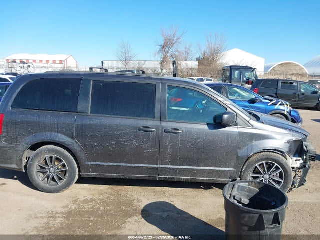 2C4RDGEG1JR318744 Dodge Grand Caravan Gt