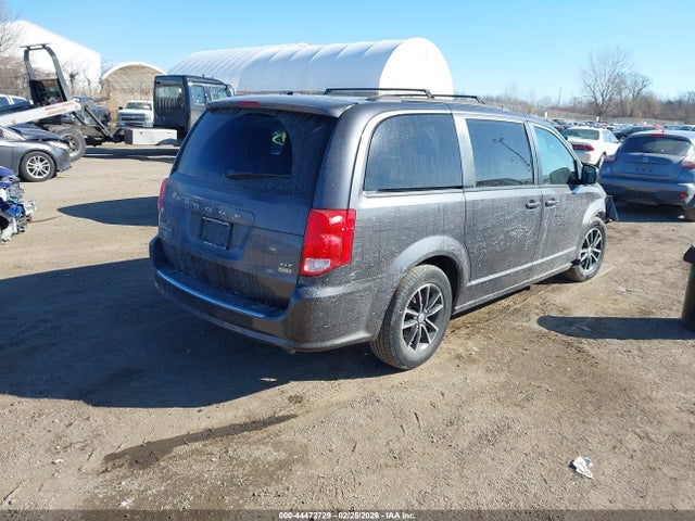 2C4RDGEG1JR318744 Dodge Grand Caravan Gt
