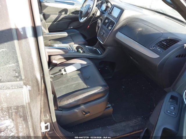 2C4RDGEG1JR318744 Dodge Grand Caravan Gt