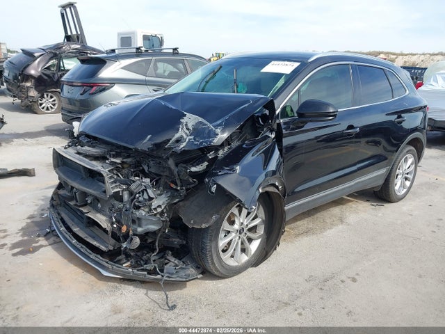 2019 LINCOLN MKC 5LMCJ2C90KUL48174 Photo 1