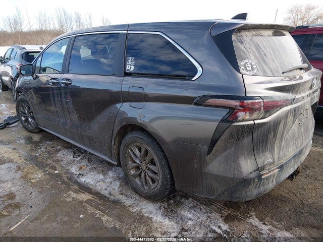 2024 TOYOTA SIENNA 5TDYSKFC1RS115274 Photo 2