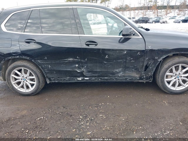 2021 BMW X5 5UXCR6C05M9G14031 Photo 5