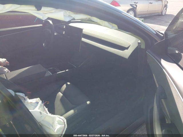 2025 TESLA MODEL 3 5YJ3E1EA2SF056936 Photo 4