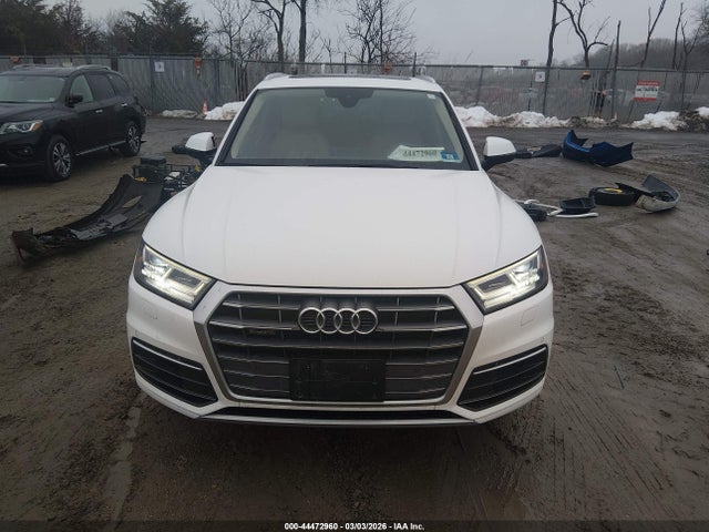 44472960 :رقم المزاد ، WA1BNAFY2J2240907 vin ، 2018 Audi Q5 2.0t Premium/2.0t Tech Premium مزاد بيع