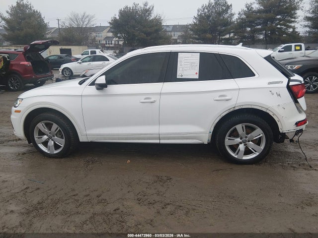 44472960 :رقم المزاد ، WA1BNAFY2J2240907 vin ، 2018 Audi Q5 2.0t Premium/2.0t Tech Premium مزاد بيع