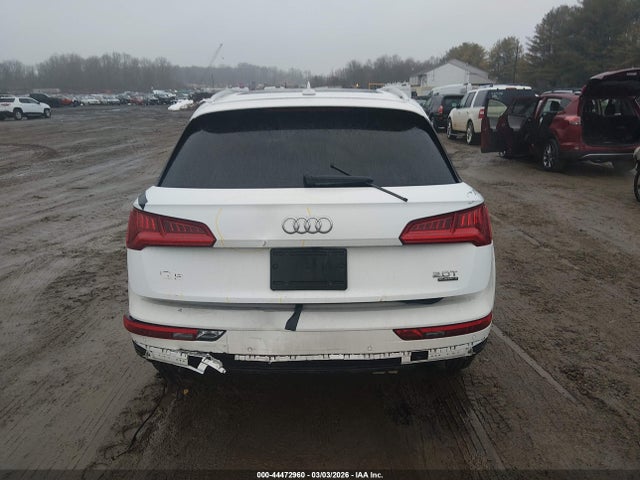 44472960 :رقم المزاد ، WA1BNAFY2J2240907 vin ، 2018 Audi Q5 2.0t Premium/2.0t Tech Premium مزاد بيع