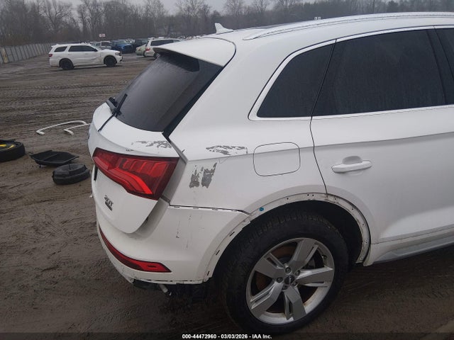 44472960 :رقم المزاد ، WA1BNAFY2J2240907 vin ، 2018 Audi Q5 2.0t Premium/2.0t Tech Premium مزاد بيع