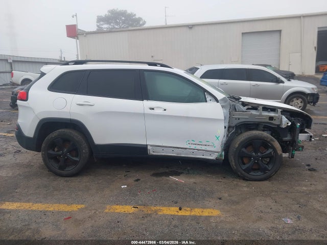 Продаж на аукціоні авто 2018 Jeep Cherokee Latitude Fwd, vin: 1C4PJLCB0JD539982, номер лоту: 44472986