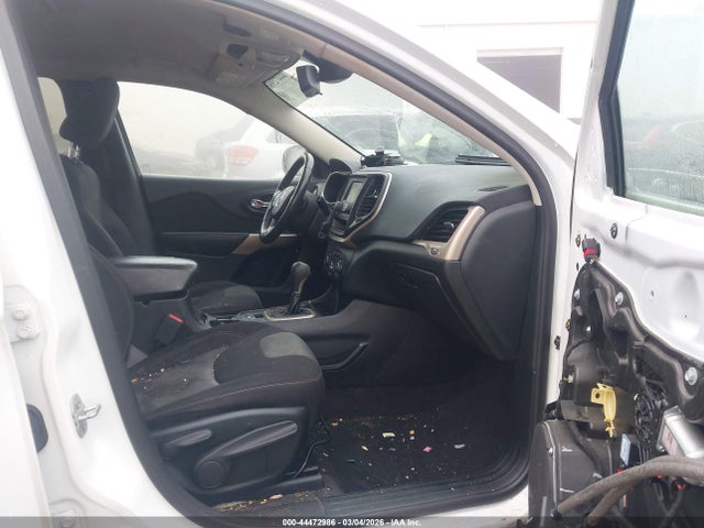 Продаж на аукціоні авто 2018 Jeep Cherokee Latitude Fwd, vin: 1C4PJLCB0JD539982, номер лоту: 44472986