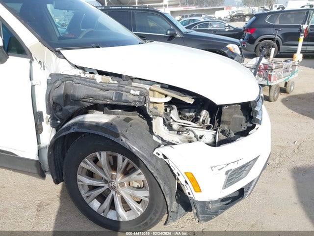 3VV1B7AX2KM078557 Volkswagen Tiguan 2.0t S