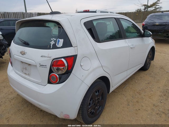 1G1JA6SH2F4184679 Chevrolet Sonic Ls Auto