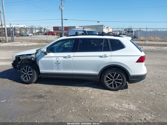 44473255 :رقم المزاد ، 3VV2B7AX5MM142453 vin ، 2021 Volkswagen Tiguan 2.0t Se/2.0t Se R-line Black/2.0t Sel مزاد بيع