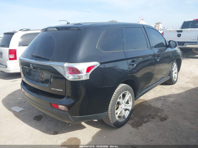 JA4AD3A31EZ018121 Mitsubishi Outlander Se