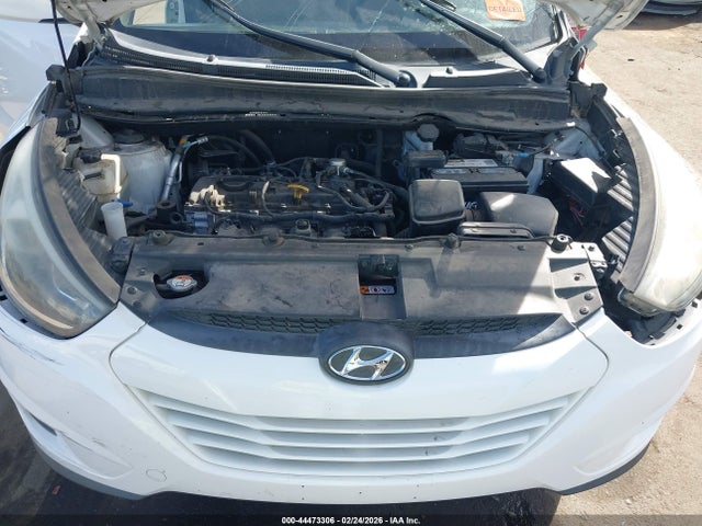 KM8JTCAF1FU982697 Hyundai TUCSON GLS