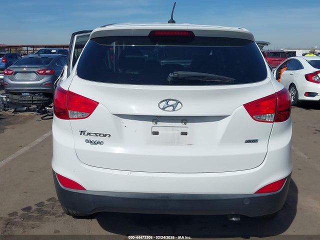 KM8JTCAF1FU982697 Hyundai TUCSON GLS