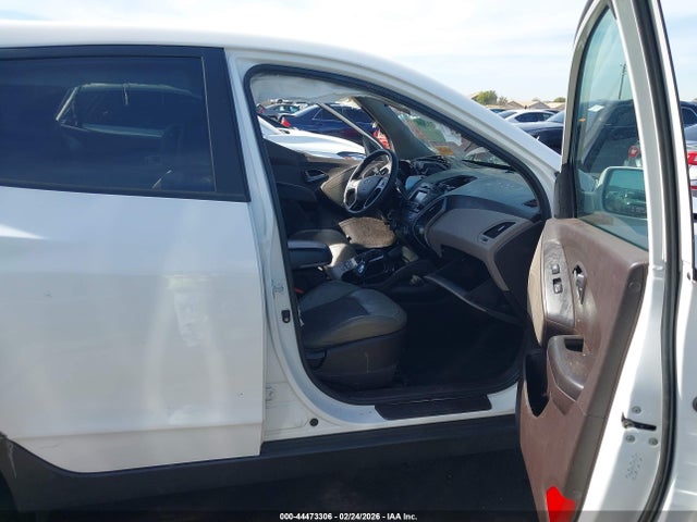 KM8JTCAF1FU982697 Hyundai TUCSON GLS