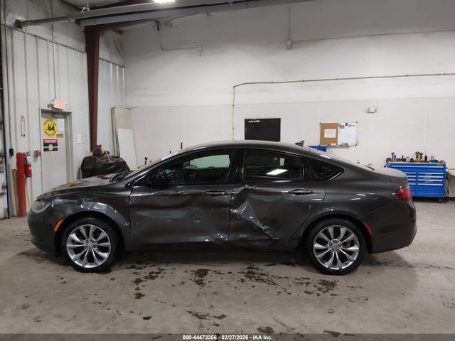 2015 Chrysler 200 S მანქანა იყიდება აუქციონზე, vin: 1C3CCCBG8FN505932, აუქციონის ნომერი: 44473356