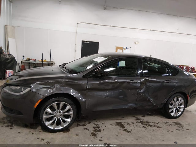 2015 Chrysler 200 S მანქანა იყიდება აუქციონზე, vin: 1C3CCCBG8FN505932, აუქციონის ნომერი: 44473356