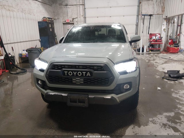 3TMCZ5AN4NM501925 Toyota Tacoma Trd Off Road