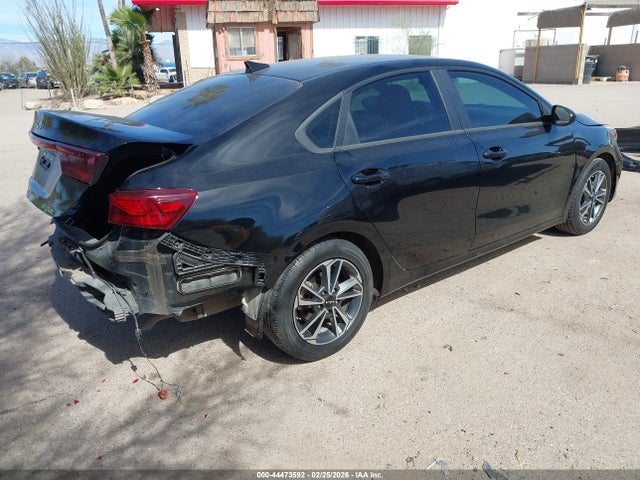 3KPF24AD3PE567401 KIA Forte Lxs