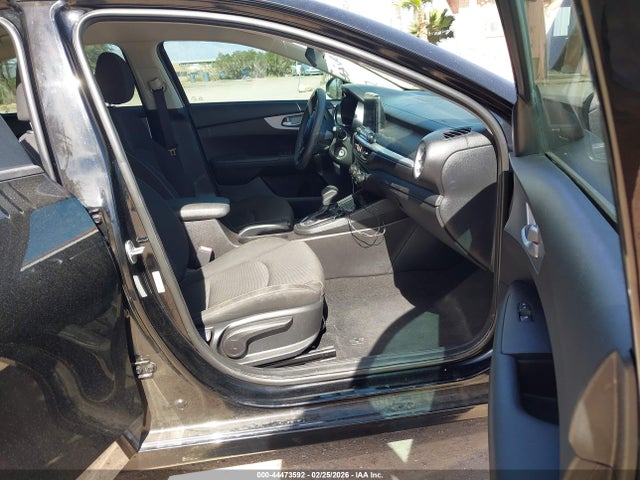 3KPF24AD3PE567401 KIA Forte Lxs