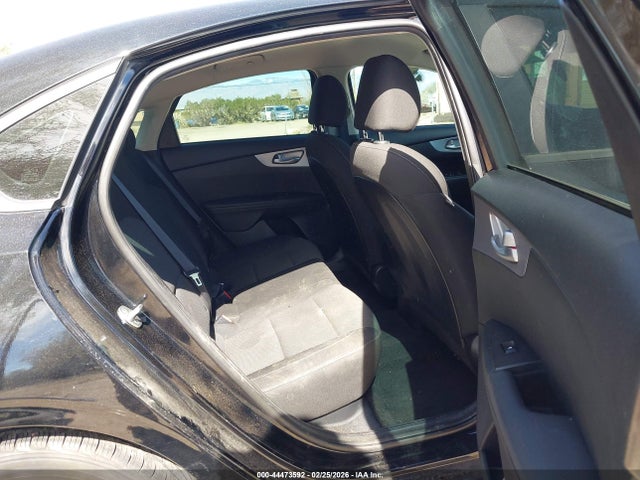 3KPF24AD3PE567401 KIA Forte Lxs