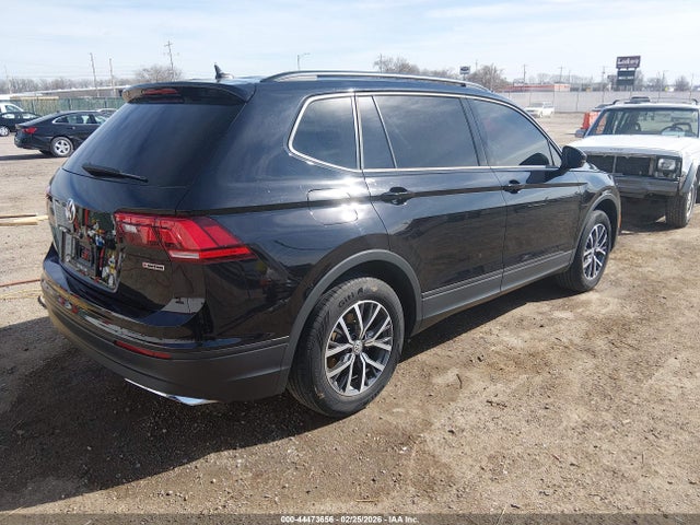 2021 VOLKSWAGEN TIGUAN 3VV0B7AX7MM141571 Photo 3