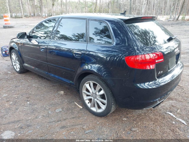 2013 AUDI A3 WAUBEAFMXDA006749 Photo 2