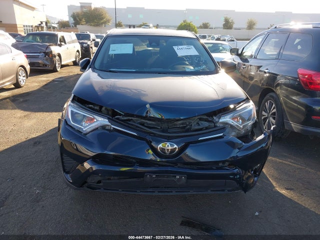 JTMZFREV0JJ747933 Toyota RAV4 LE